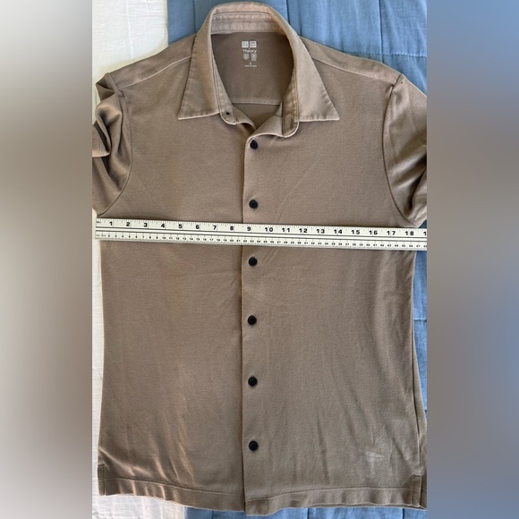 Uniqlo x Theory Collab AIRism Shirt 🤎 Taupe Brown | Size S | Cool & Minimalist 👕 - Picture 4 of 10